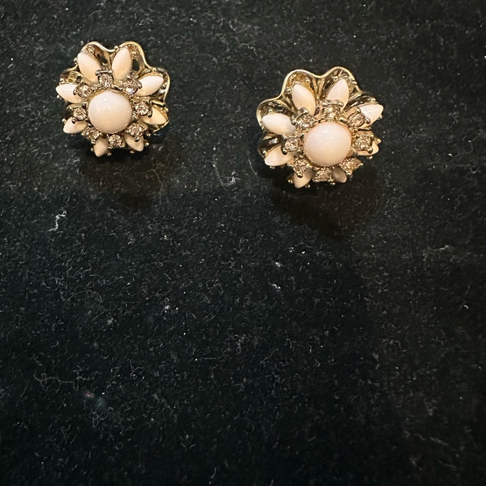 Elegant Gold and Cream Flower Earrings